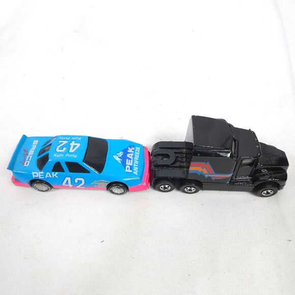 Vintage Die Cast Car Lot Chuck E Cheese Van - Beach Patrol - 57 Chevy Alligator - Picture 7 of 11